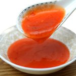 Avtomatski stroj za pakiranje čili omake