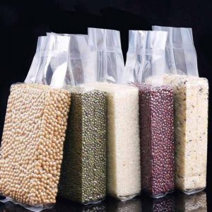 Avtomatski pakirni stroj z dvojno vakuumsko komoro